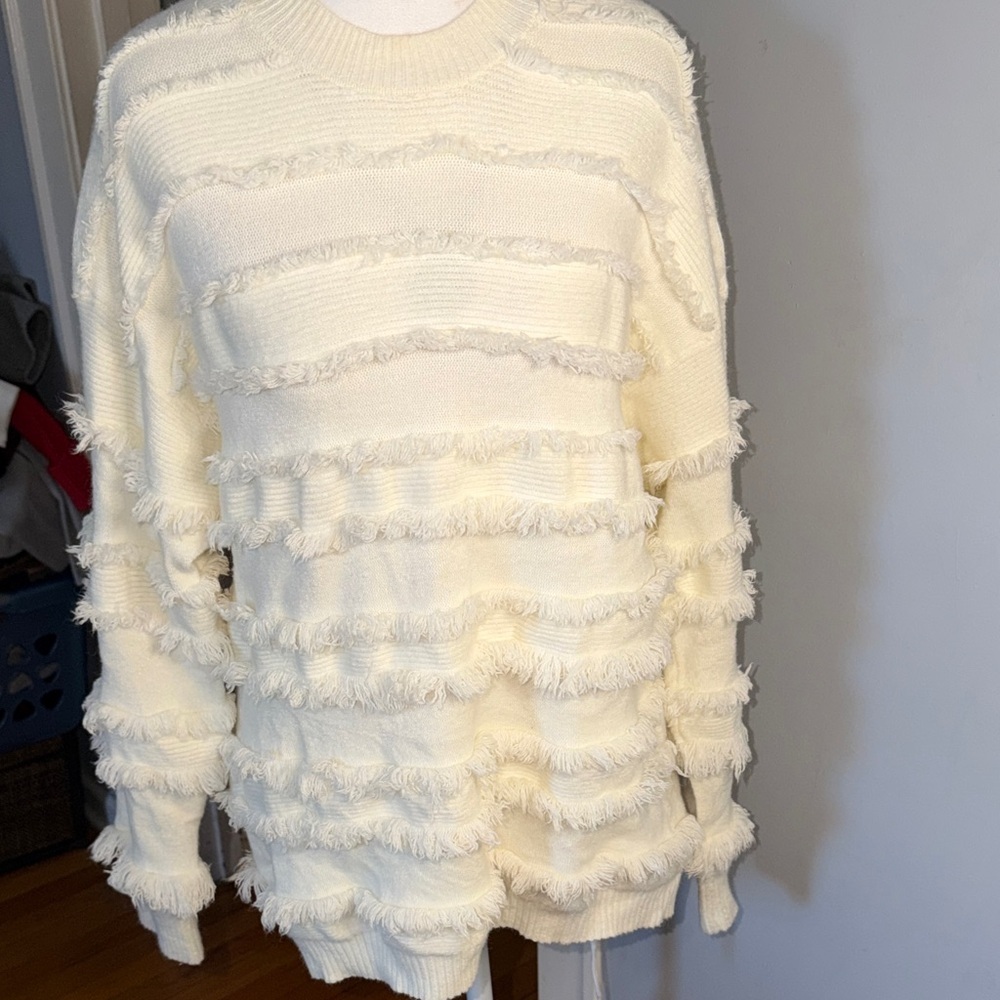 Andthewhy Elegant Cream Fringed Sweater size M/L - Picture 3 of 10